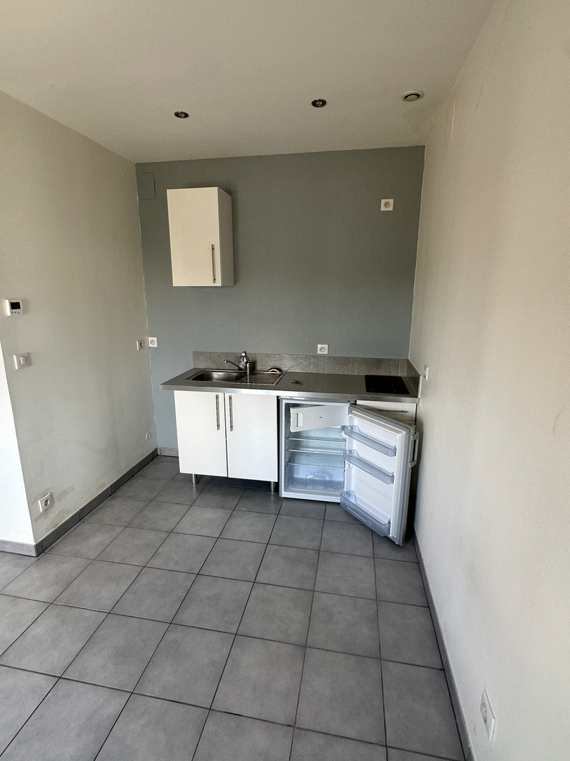 Image de Studio proche UTT ESTP EPF